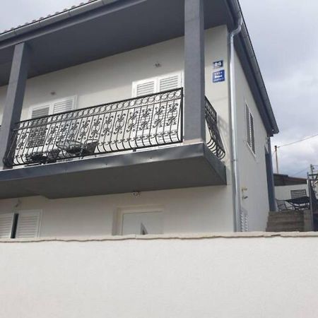 Apartman Stella ロバニスカ エクステリア 写真