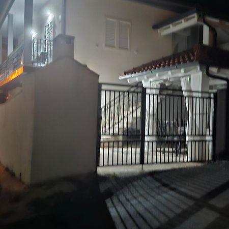 Apartman Stella ロバニスカ エクステリア 写真