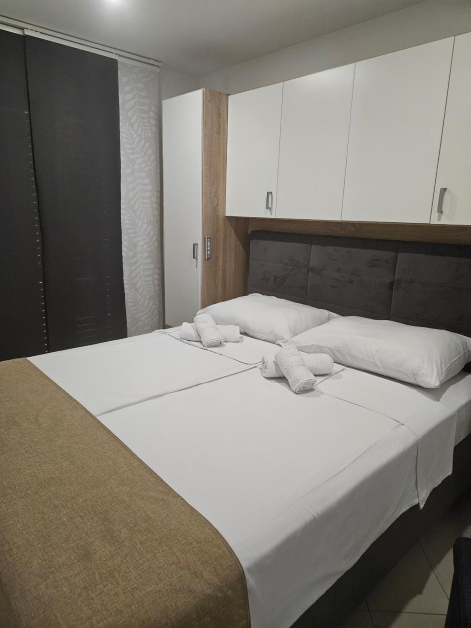 Apartman Stella ロバニスカ エクステリア 写真